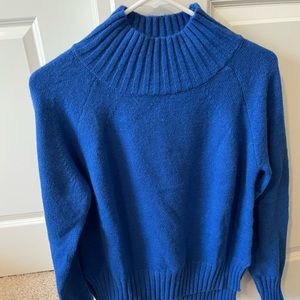 Royal blue sweater size M (6)